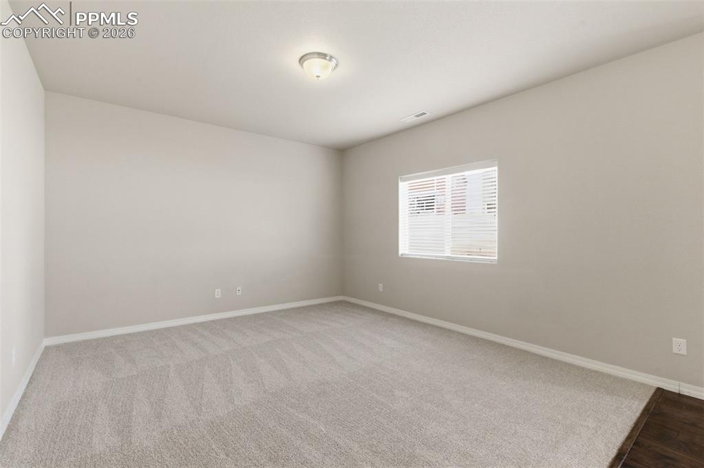 Image 21 of 46: Living Room