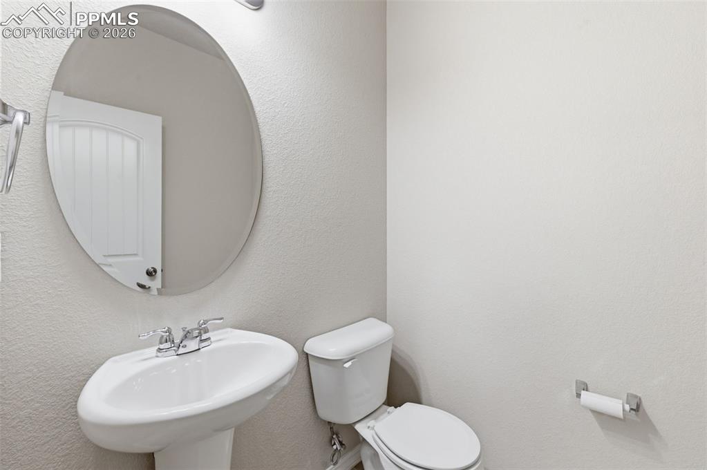 Image 26 of 46: Bathroom