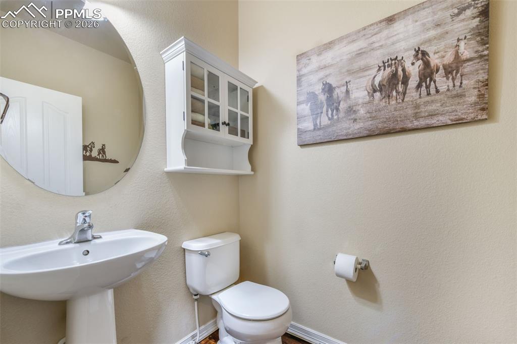 Image 17 of 50: Bathroom