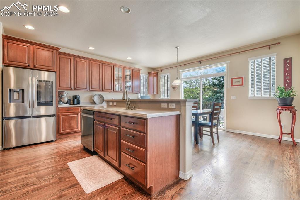 Image 9 of 50: Kitchen
