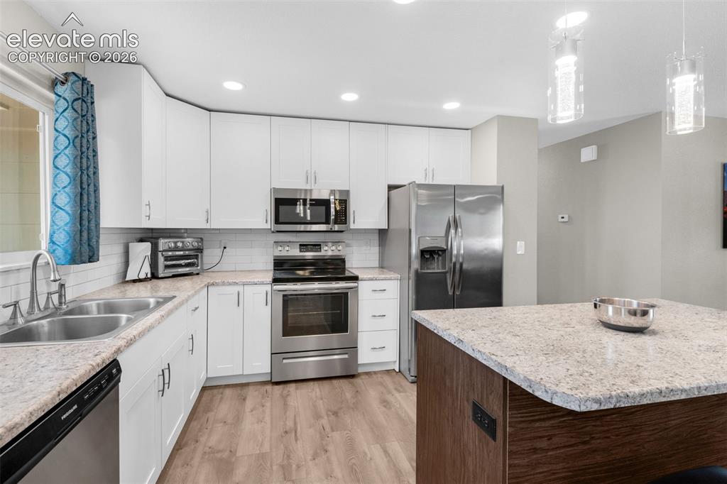 Image 9 of 47: Kitchen