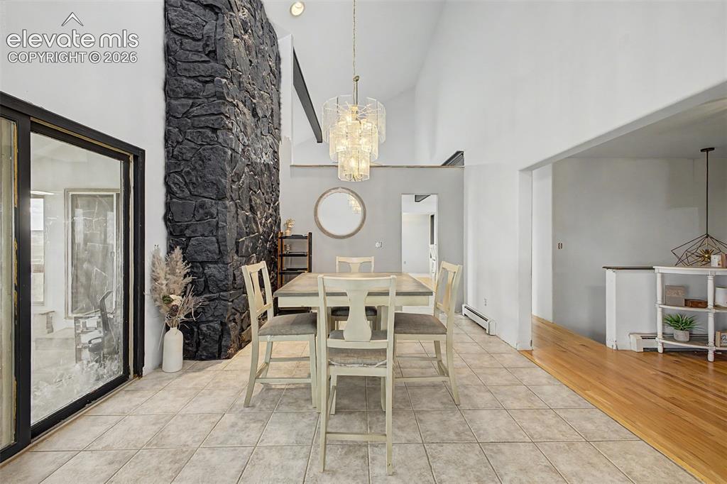 Image 12 of 45: Dining Area