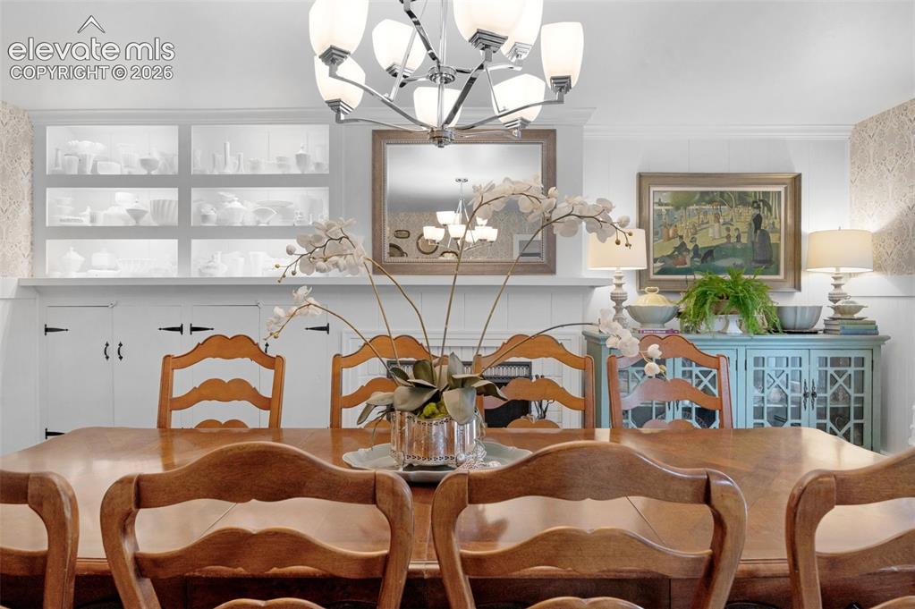 Image 6 of 45: Dining Area