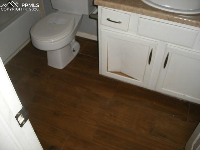 Image 25 of 37: Bathroom