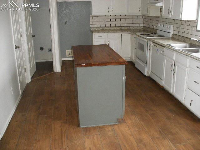 Image 5 of 37: Kitchen