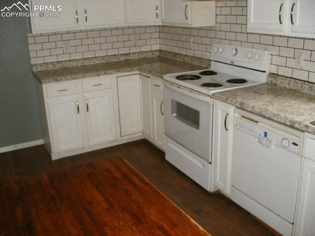 Image 7 of 37: Kitchen