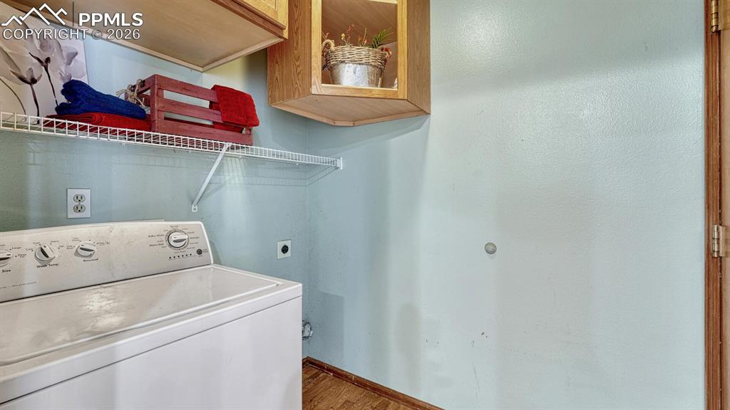 Image 19 of 50: Laundry