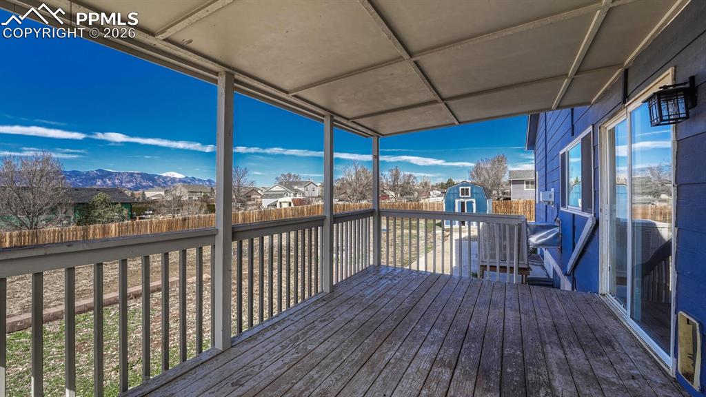 Image 43 of 50: Deck