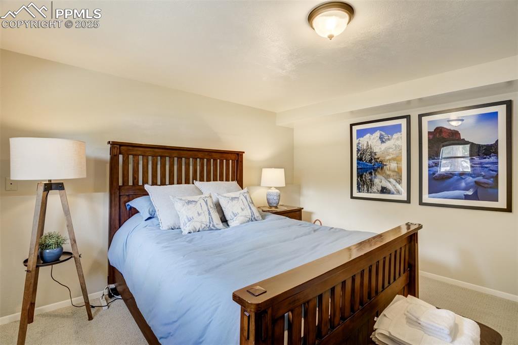 Image 24 of 50: Bedroom