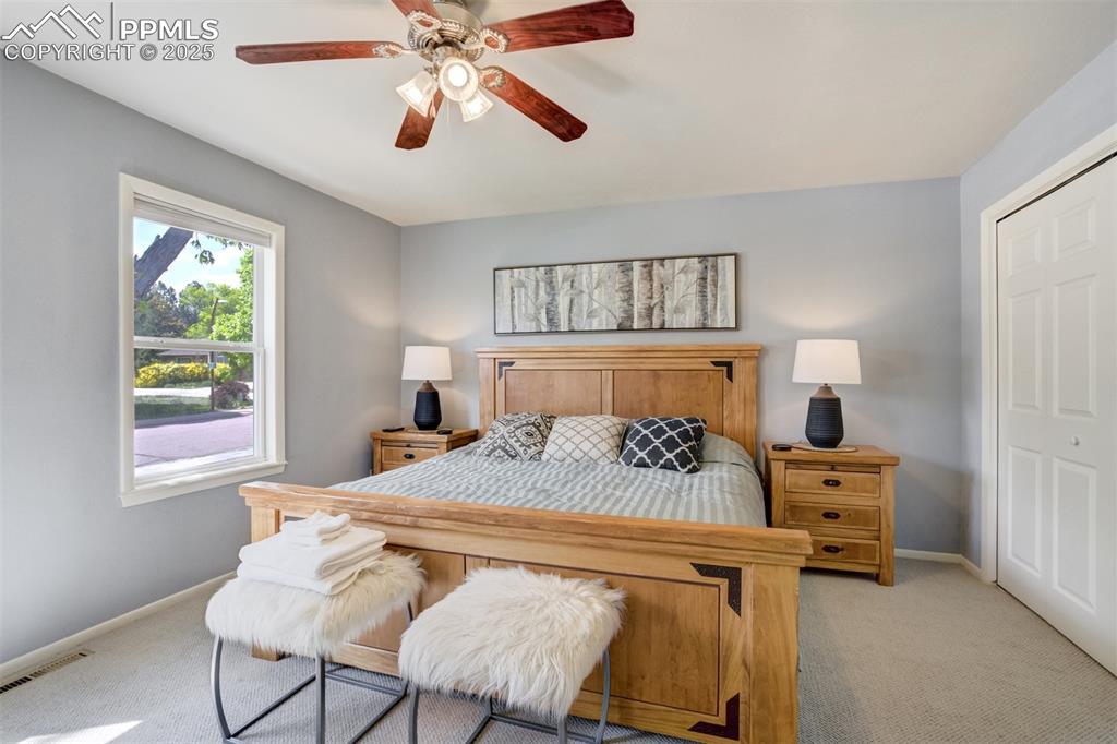 Image 30 of 50: Bedroom