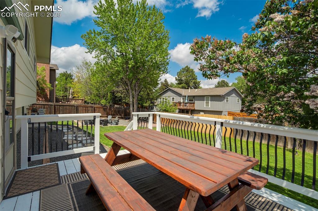 Image 44 of 50: Deck