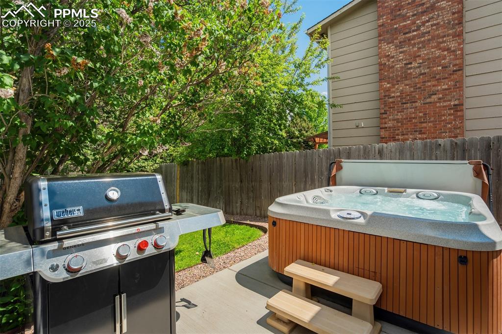 Image 46 of 50: Patio