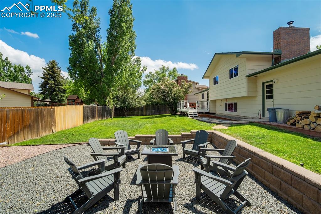 Image 47 of 50: Patio