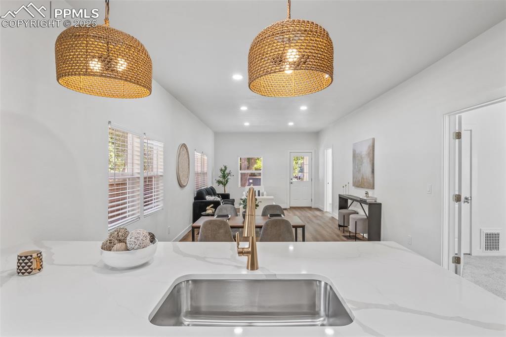 Image 11 of 26: Kitchen