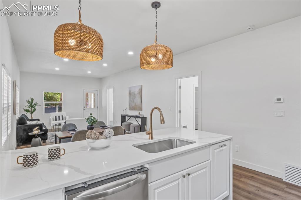 Image 12 of 26: Kitchen