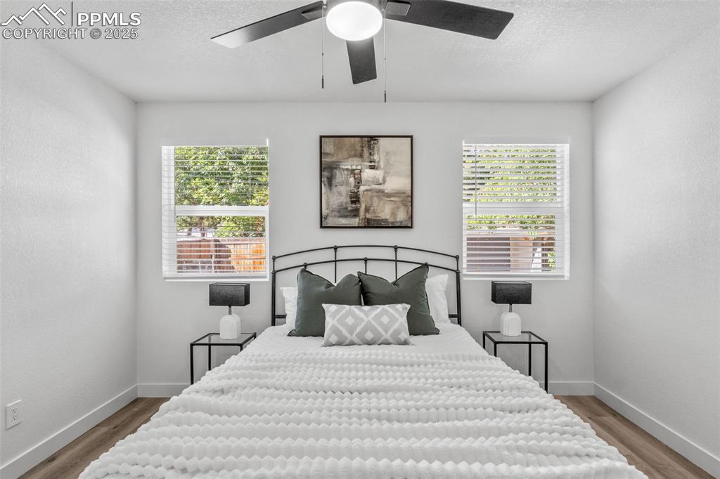 Image 14 of 26: Bedroom