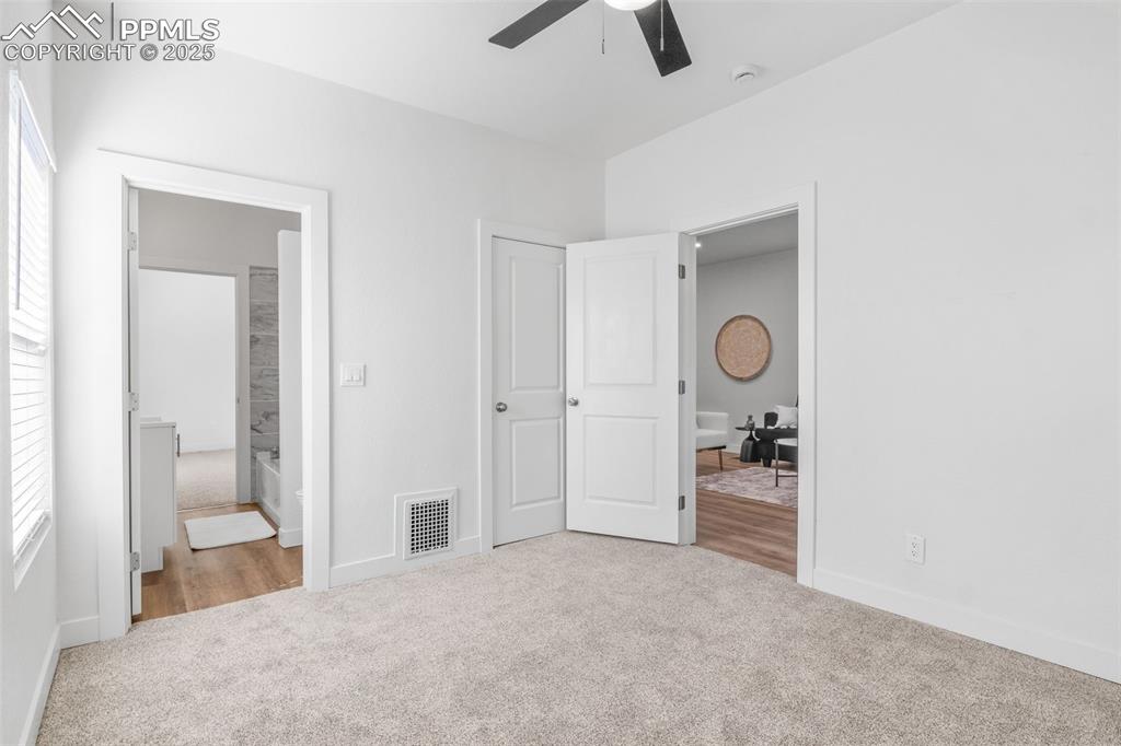 Image 19 of 26: Bedroom