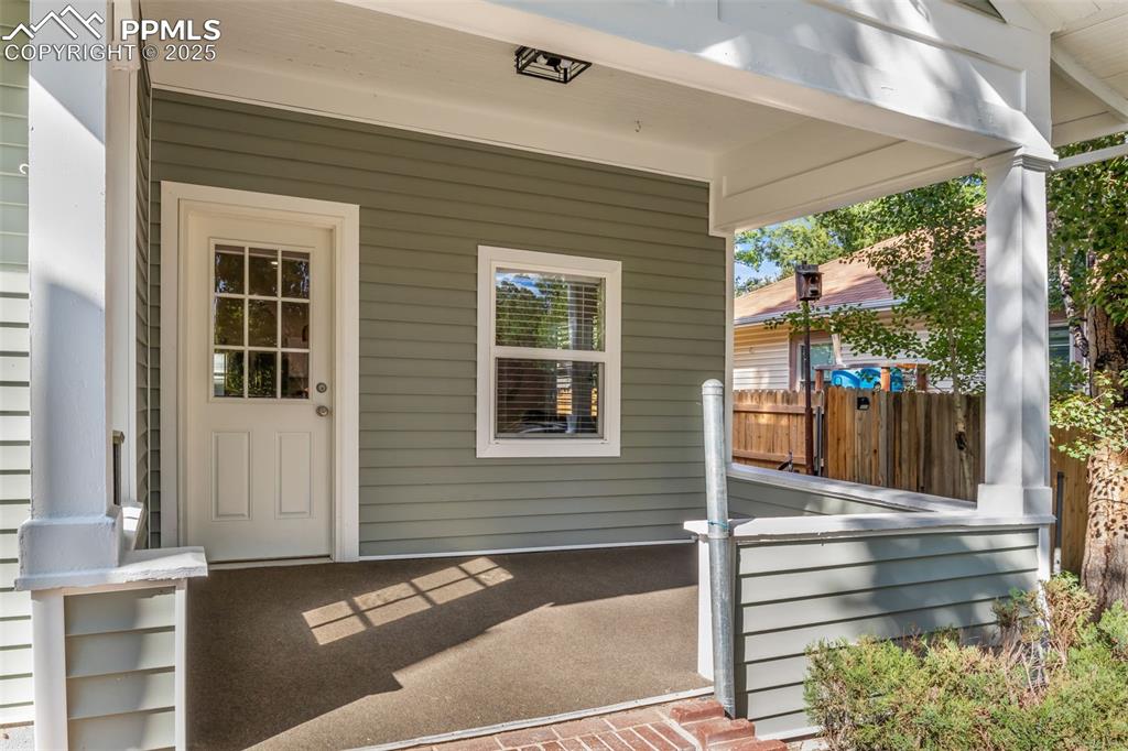 Image 26 of 26: Entry