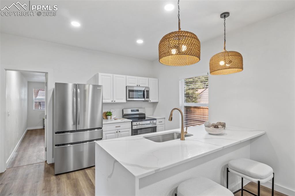 Image 3 of 26: Kitchen