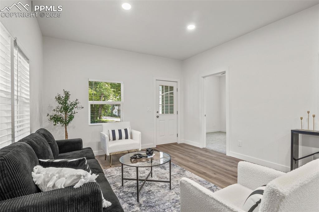 Image 6 of 26: Living Room