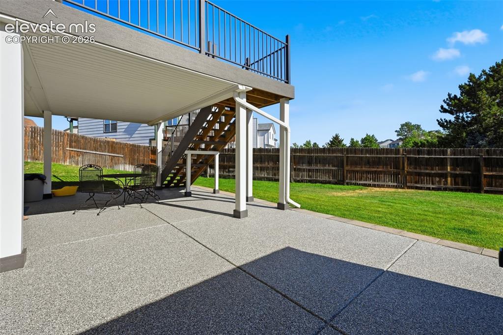 Image 39 of 50: Patio