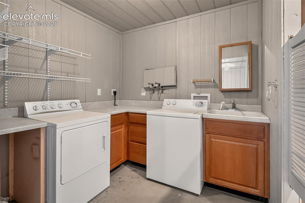 Image 11 of 50: Washer & Dryer In The Barn