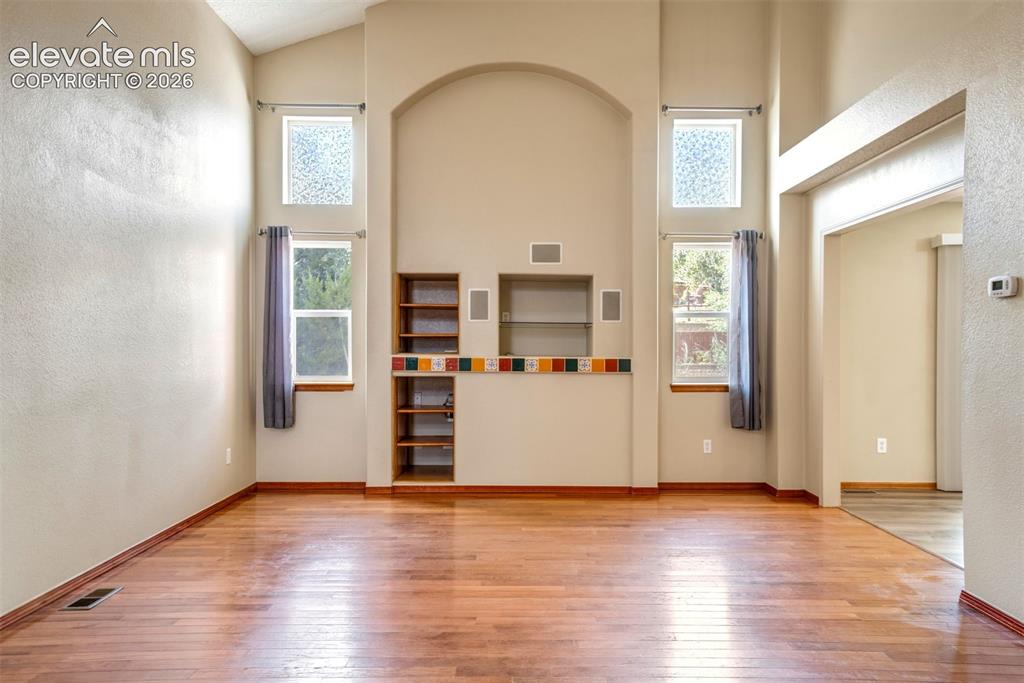 Image 5 of 33: Living Room