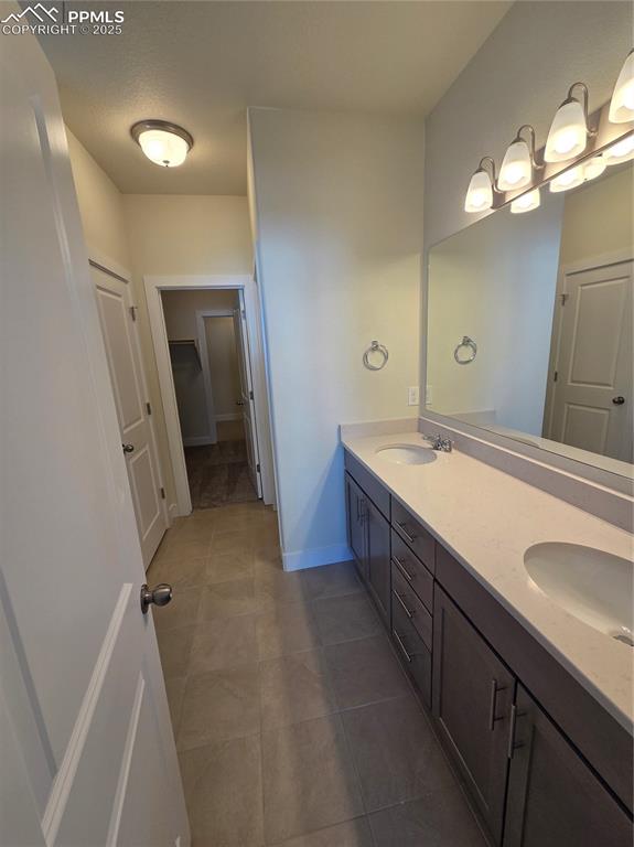 Image 13 of 24: Bathroom