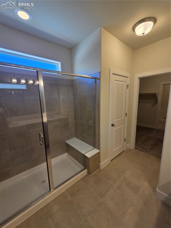 Image 14 of 24: Bathroom