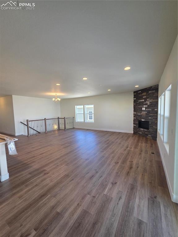 Image 5 of 24: Living Room