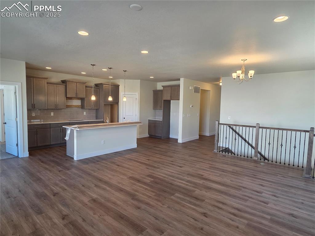 Image 8 of 24: Kitchen