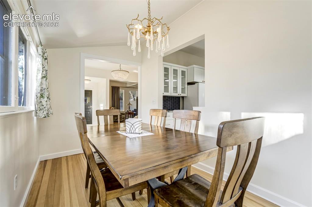 Image 12 of 49: Dining Area