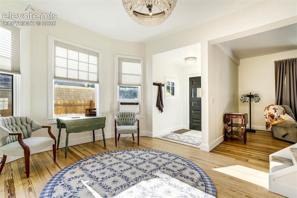 Image 6 of 49: Sitting Room
