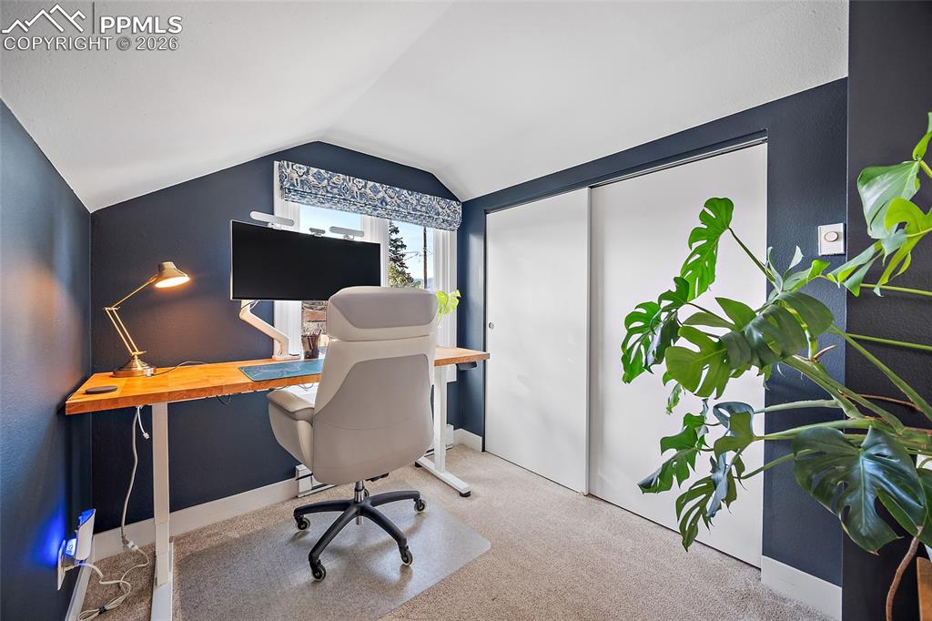 Image 20 of 42: Office