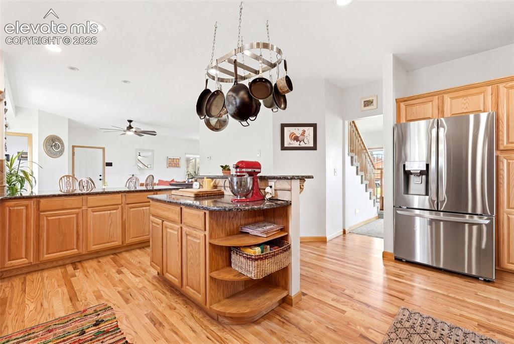 Image 9 of 47: Kitchen