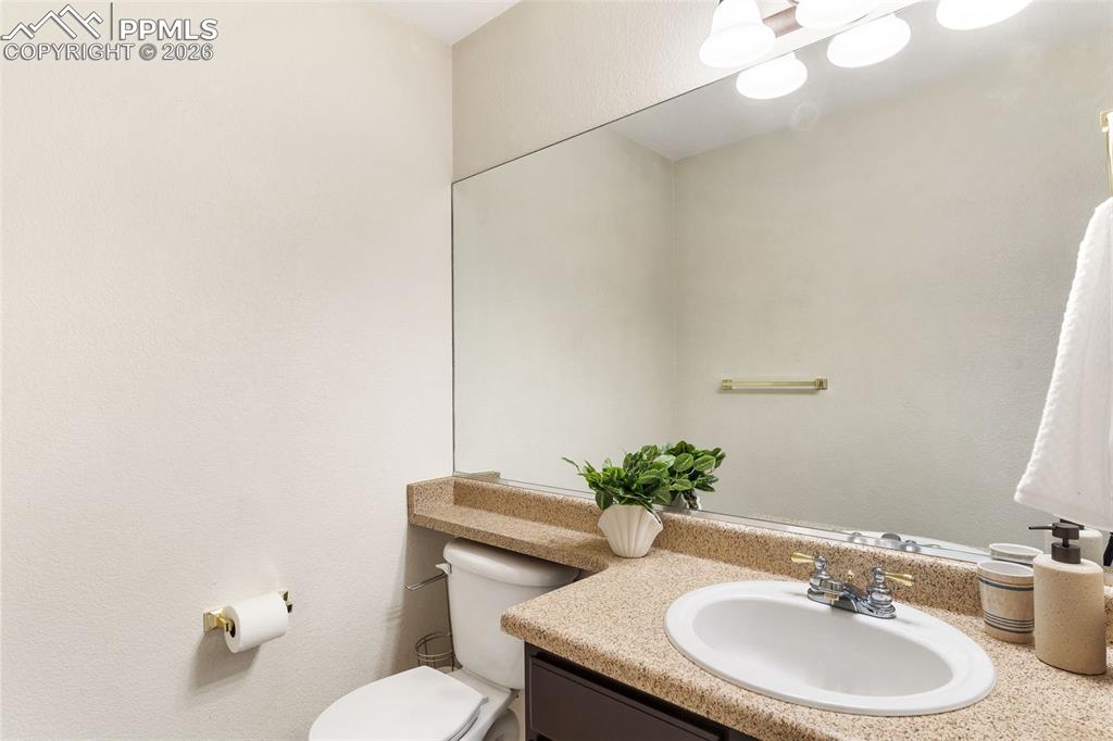 Image 11 of 34: Bathroom