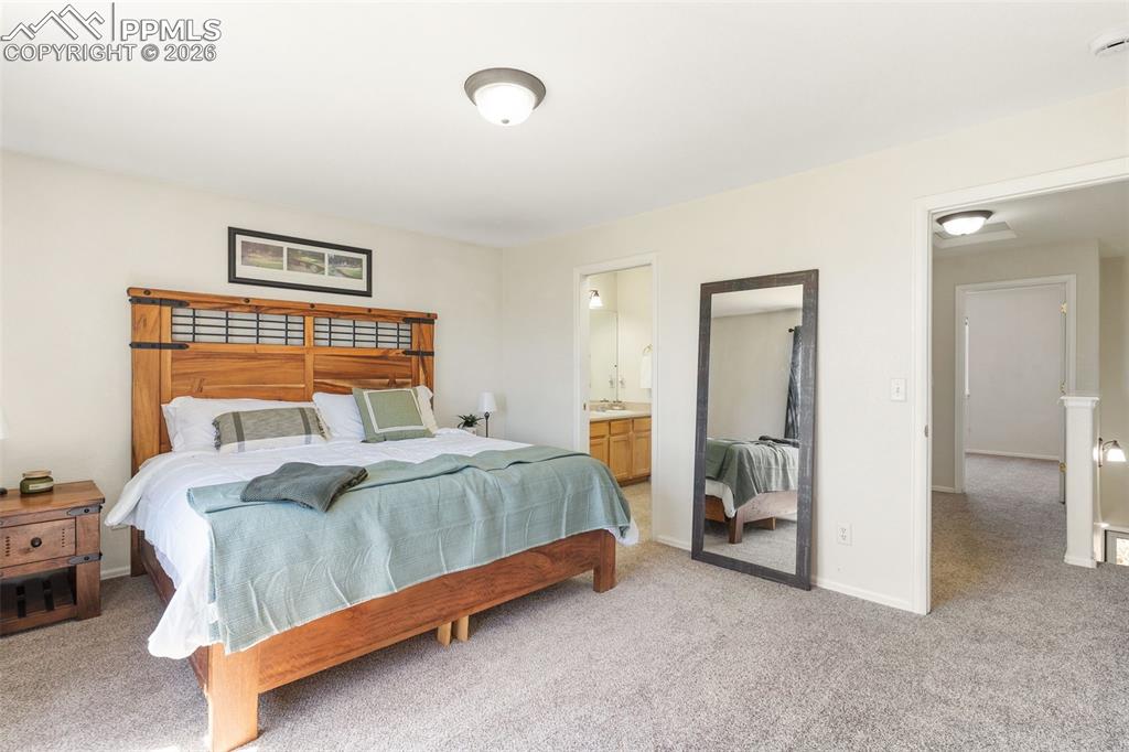 Image 13 of 34: Bedroom