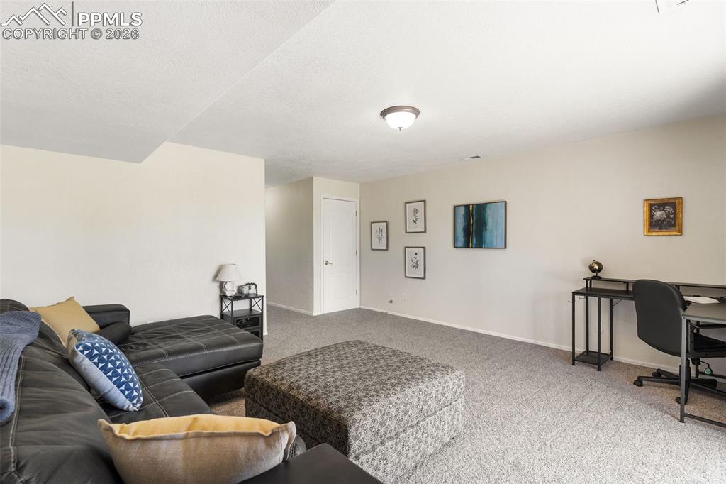 Image 22 of 34: Family Room