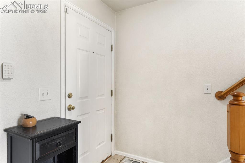 Image 3 of 34: Entry