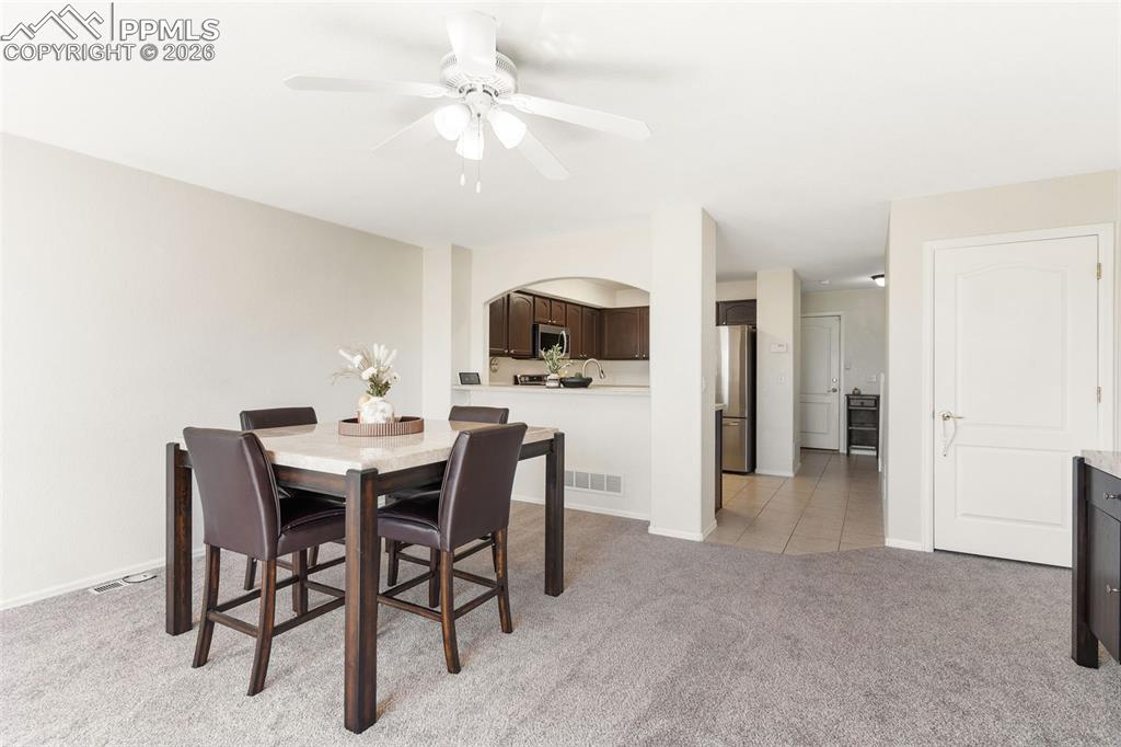 Image 7 of 34: Dining Area