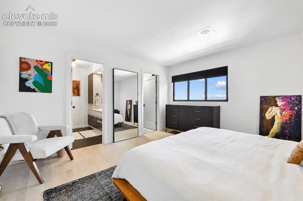 Image 15 of 29: Bedroom