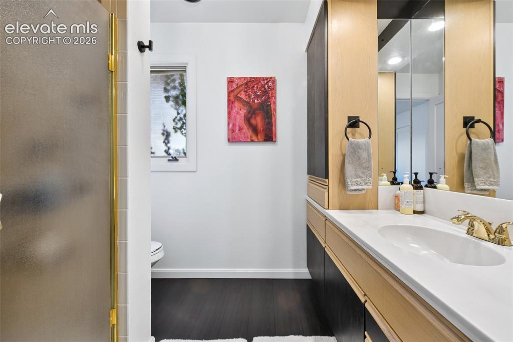 Image 17 of 29: Bathroom