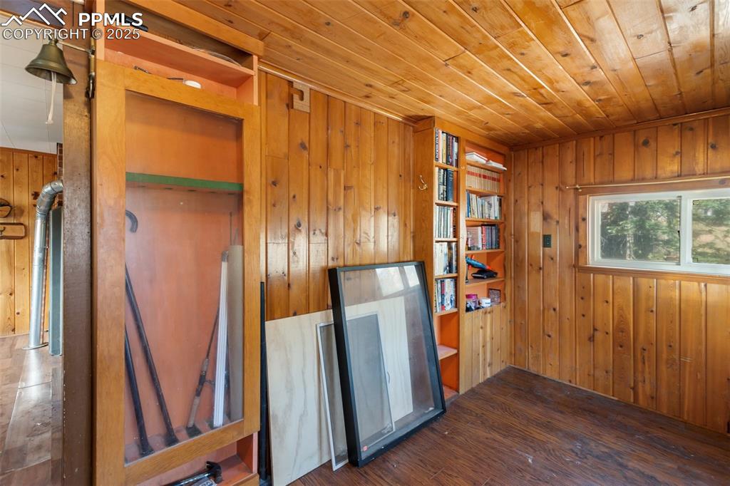 Image 20 of 32: Other