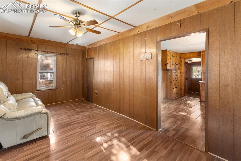 Image 3 of 32: Living Room