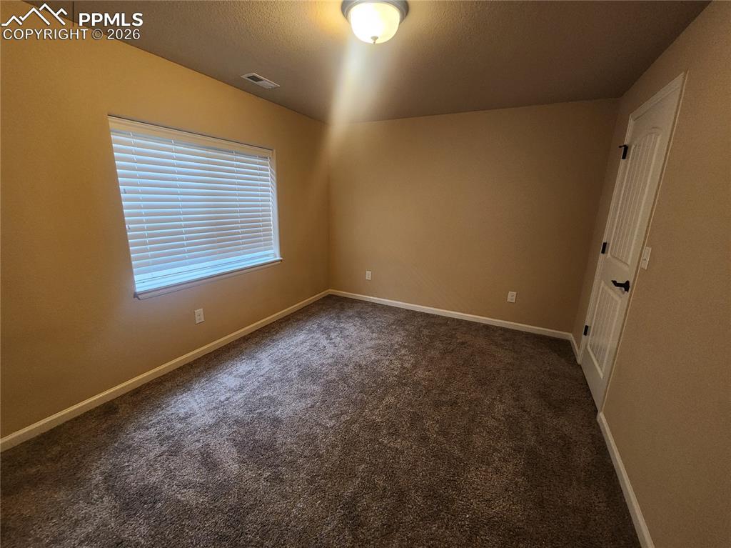 Image 14 of 17: Laundry