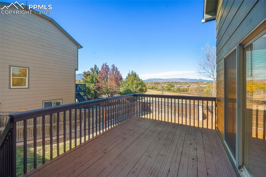 Image 36 of 46: Deck