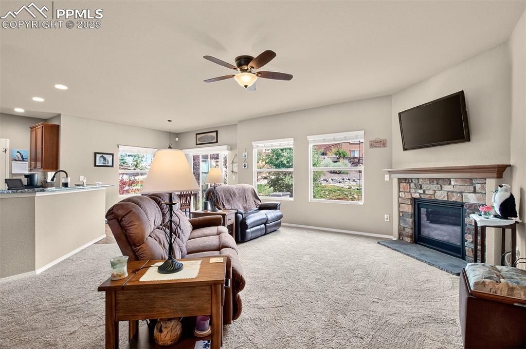 Image 16 of 48: Great space for entertaining. 