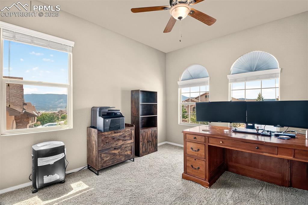 Image 19 of 48: Office