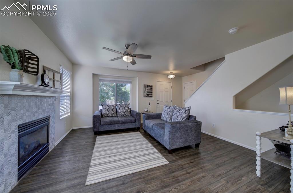 Image 7 of 26: Living Room