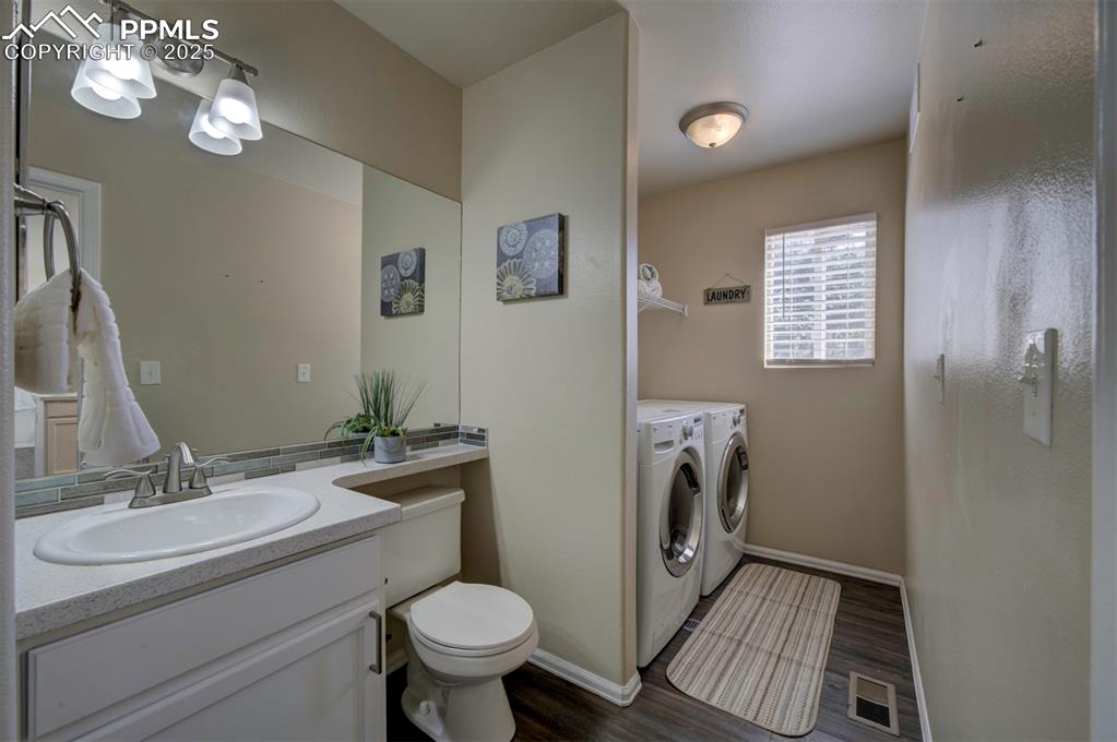 Image 8 of 26: Bathroom